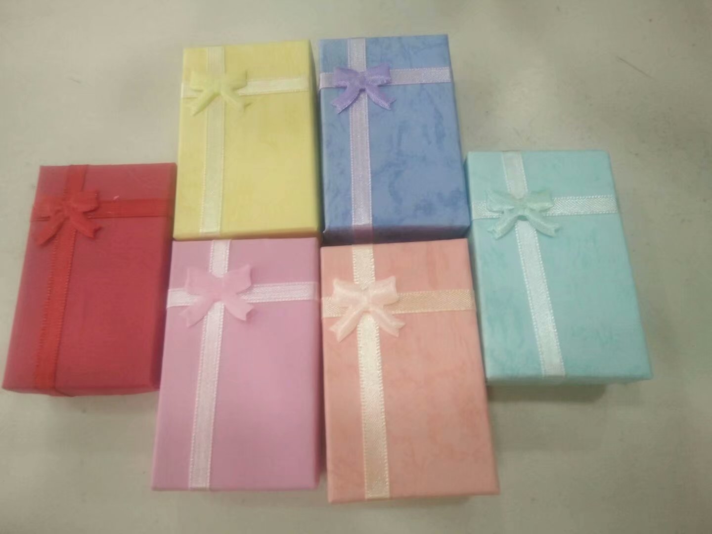 5*8*2.5cm Size 8*5*2.5cm Jewelry/Jewellry Sets Necklace Earrings Rings Bracelets Gifts Packing Package Packaging Display Showing Box Case
5*8*2.5cm Size 8*5*2.5cm Jewelry/Jewellry Sets Necklace Earrings Rings Bracelets Gifts Packing Package Packaging Display Showing Box Case