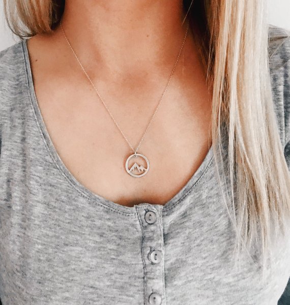 Simple Nature Snowy Mountain Necklace Circle Round Mountain Top Range Necklace Landscape Lover Camping Outdoor Necklaces for Women