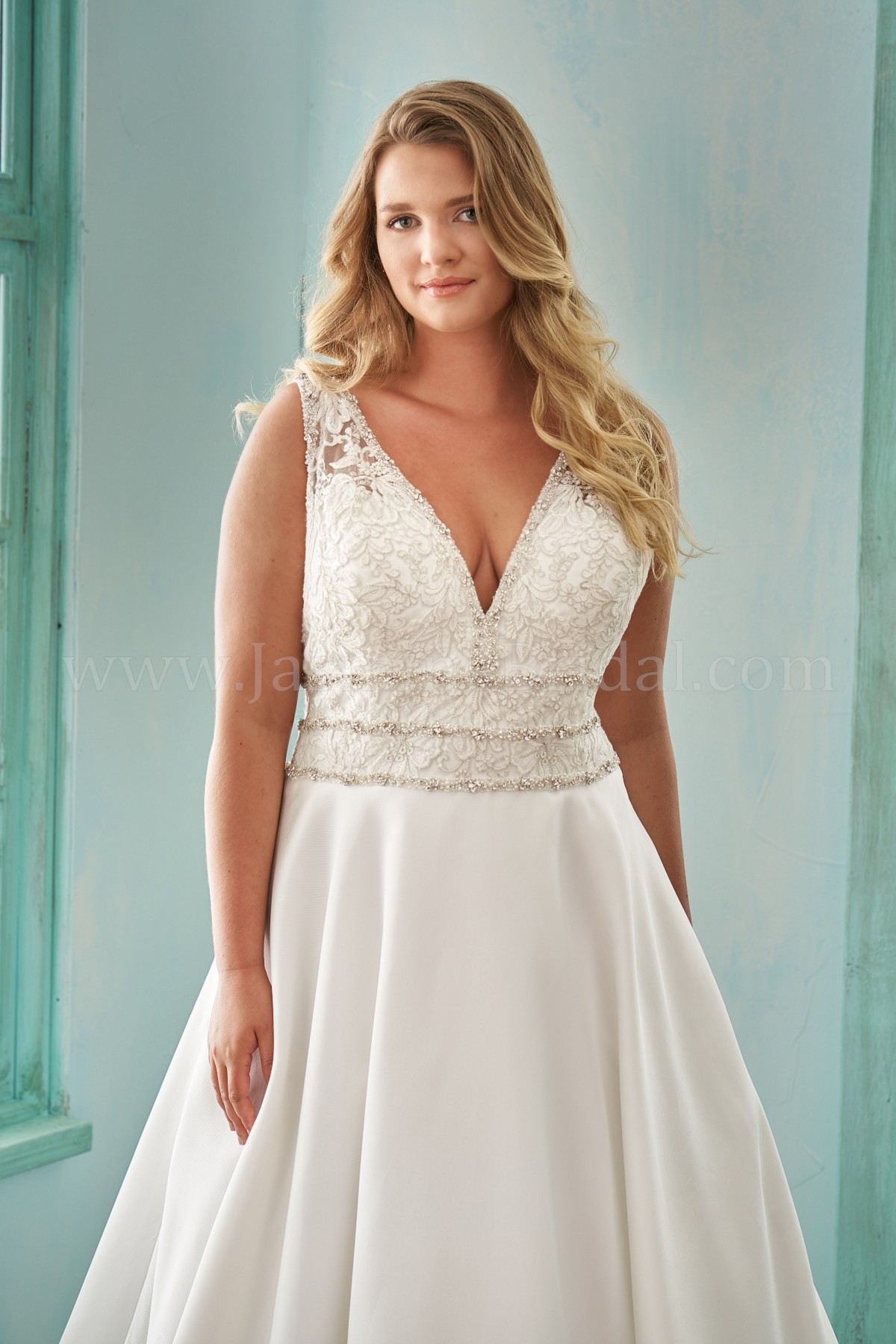 Plus Size Dresses Beaded Lace Appliqued A e or Length V Neck Country Bridal Gowns Belt Beach Wedding Dress Garden Style