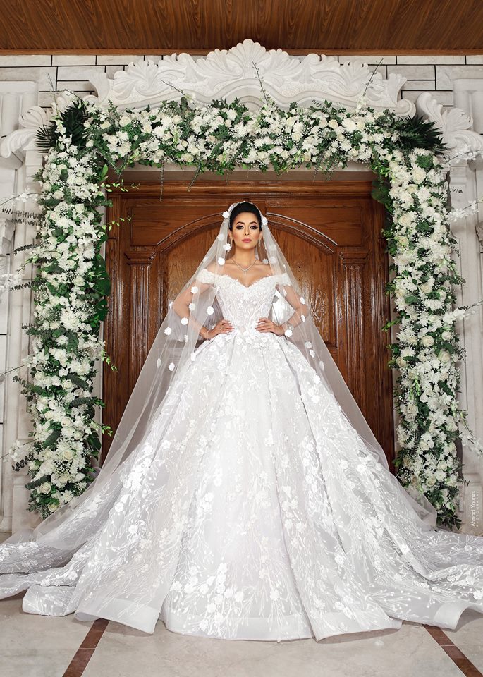 vintage wedding dresses off shoulder lace floral appliques chapel wedding dress customized plus size bridal gowns with cathedral train