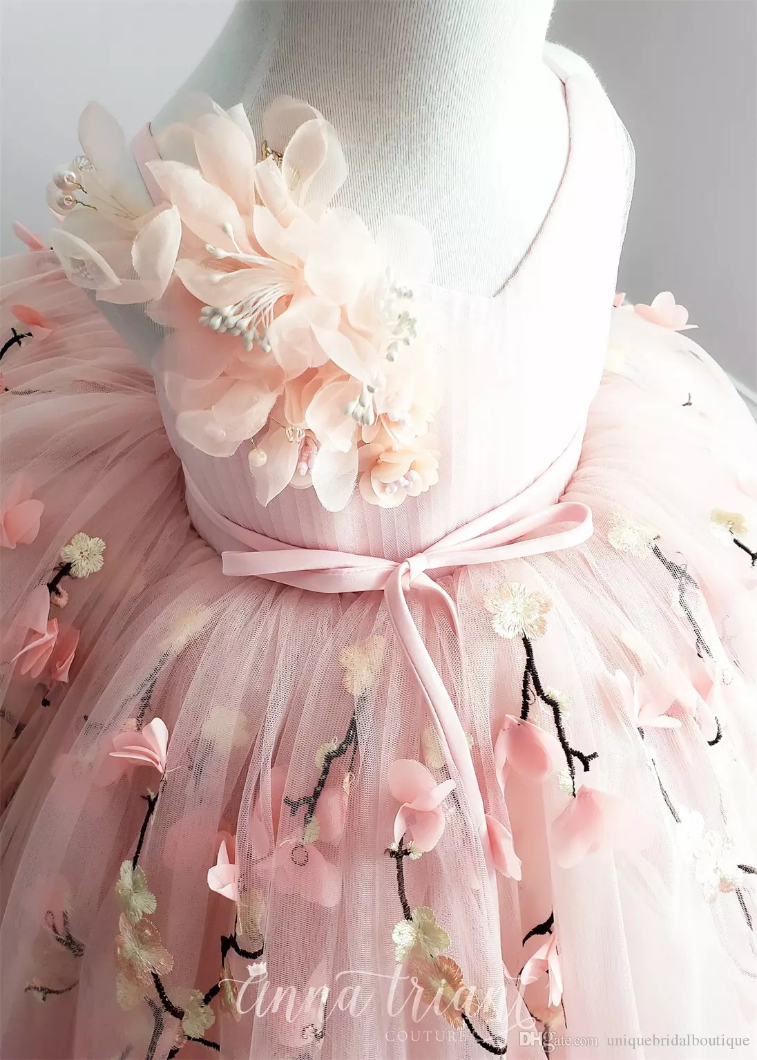 Princess Pink wer Dresses Lace 3D ral Appliques Ball Gown Little Girl Birthday Party Gowns Sweep Train Kids Formal Wear
