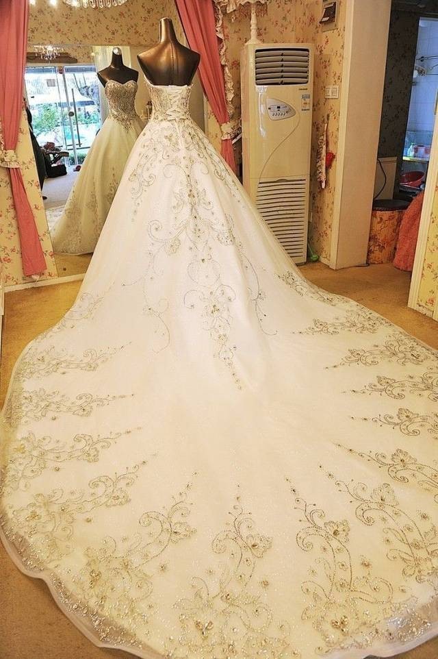 Luxury Royal Style Empire Wedding Dress 2018 For Women Formal Party Cathedral Train Sleeveless Tulle Back is Lace-Up Customize, Red
Luxury Royal Style Empire Wedding Dress 2018 For Women Formal Party Cathedral Train Sleeveless Tulle Back is Lace-Up Customize, Red