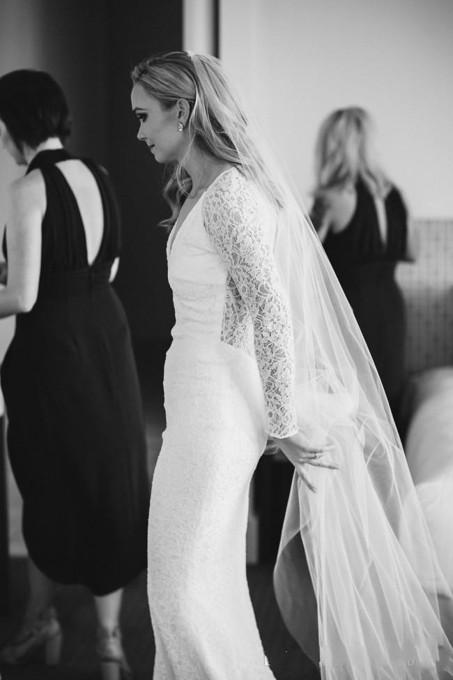 Plunging V Neck Bohemian Mermaid Dresses 2018 Zipper Back Long Sleeve Fitted Lace Bridal Garden Boho Wedding Gowns Sweep Train 0510