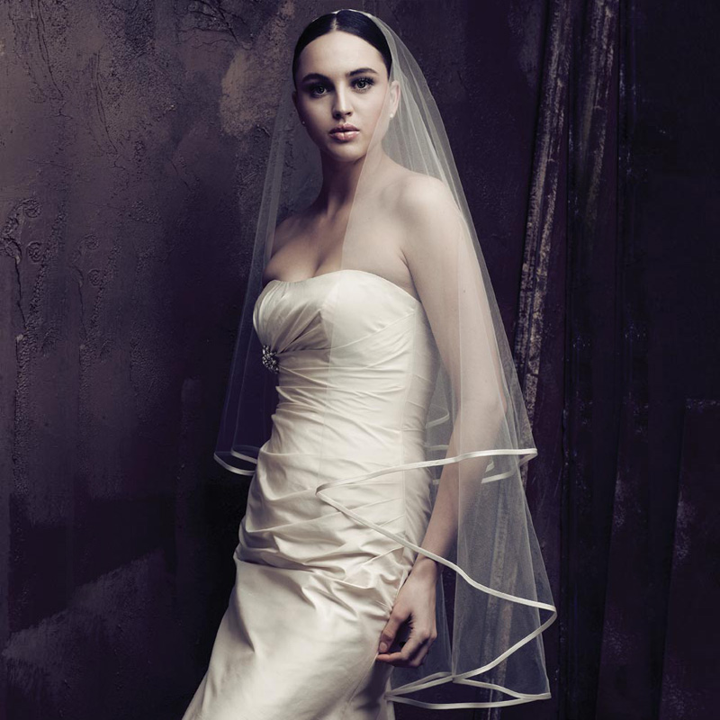 In Stock Cheap Tulle White Bridal Veils 2018 with Comb Elbow Length Two Layer Ribbon Edge Wedding Accessories New Arrival
In Stock Cheap Tulle White Bridal Veils 2018 with Comb Elbow Length Two Layer Ribbon Edge Wedding Accessories New Arrival