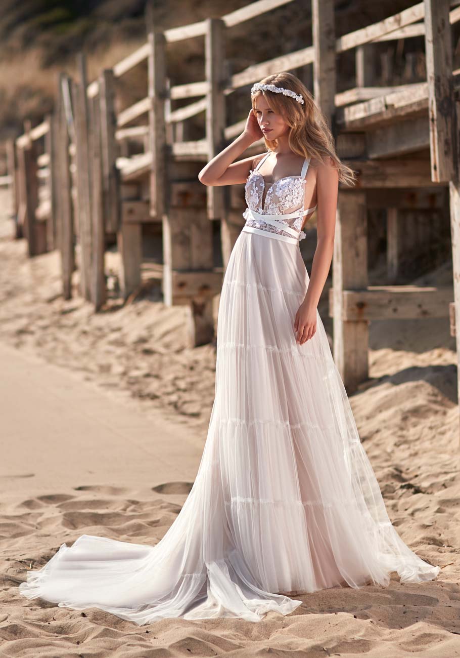 A Line Lace Bohemian Wedding Dresses Applique Spaghetti Sweep Train Summer Country Wedding Gowns Backless Boho Bridal Dress Plus Size Dress