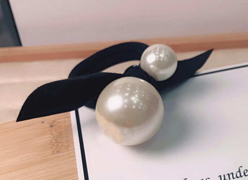 2018 popular style new to the market South Korea imported genuine double pearl leather hair ring hair ornaments headgear rope hand rope, Pink
2018 popular style new to the market South Korea imported genuine double pearl leather hair ring hair ornaments headgear rope hand rope, Pink