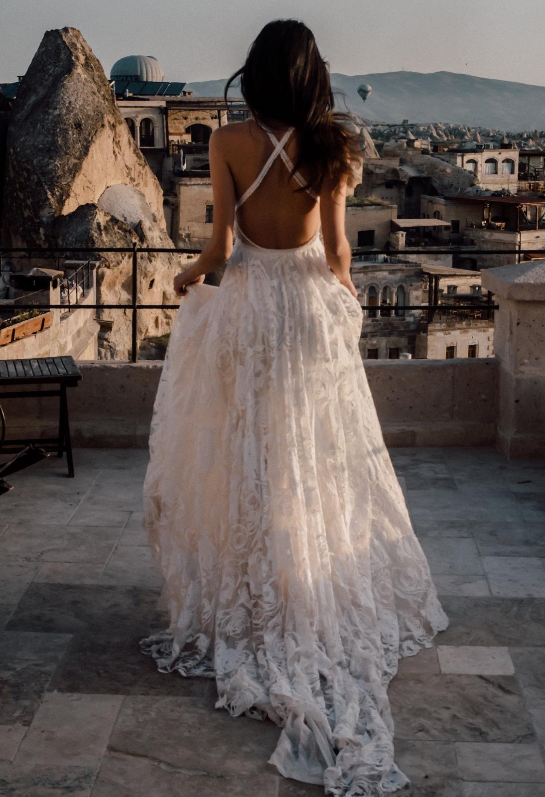 Simple A Line Beach Wedding Dresses Spaghetti Sexy Beach Country Style Lace Wedding Dress Plus Size Boho Backless Wedding Gowns