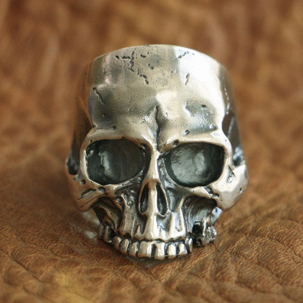 LINSION 925 Sterling Silver Handmade Skull Ring Mens Biker Punk Ring TA98 US Size 7 to 15
LINSION 925 Sterling Silver Handmade Skull Ring Mens Biker Punk Ring TA98 US Size 7 to 15