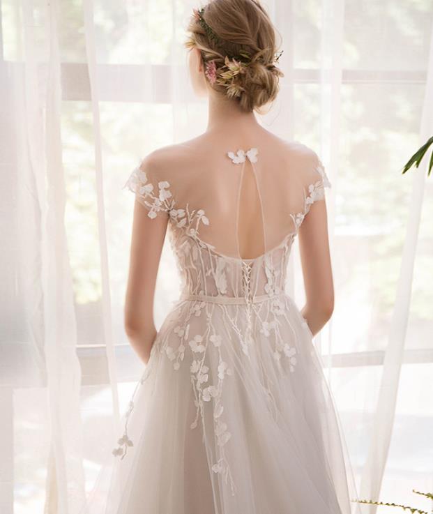 2022 Ivory Tulle Short Sleeves Wedding Dress Sheer Neck Court Train 3d Flower Applique Backless Real Photos A-line Bridal Gowns Custom Made