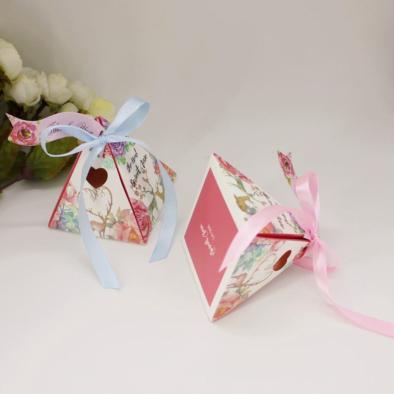 2019 New Candy Box Wedding Favors Boxes With Silk Ribbon Flower Deer Heart Pyramid Tip Sugar Box Baby Shower Party Decoration, 8.5x8.5x10cm
2019 New Candy Box Wedding Favors Boxes With Silk Ribbon Flower Deer Heart Pyramid Tip Sugar Box Baby Shower Party Decoration, 8.5x8.5x10cm