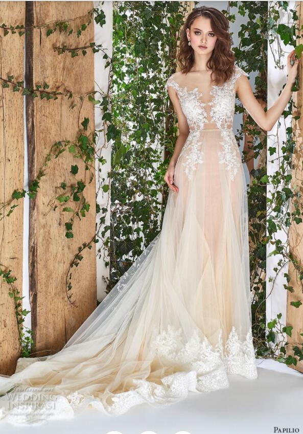 2018 A Line Boho Wedding Dresses Lace Applqiue Sweep Train Bateau Neck Beach Bridal Dress Cap Sleeve Plus Size Bohemian Wedding Gowns
