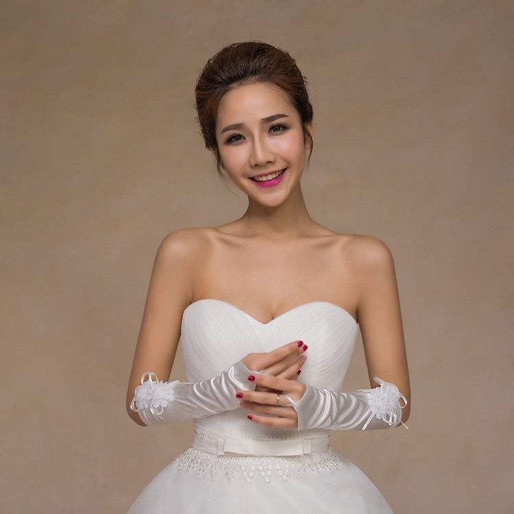 2018 High Quality New Fashion Satin Elbow Bridal Wedding Gloves White Sexy Bridal Gloves Flower Fingerless Wedding Accessories