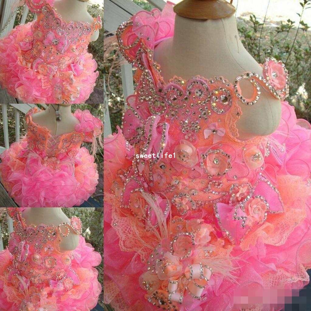 Cupcake Flower Girls Dresses For Wedding 2019 Cute Off The Shoulder Sequins Crystal Short Mini Formal Girl's Pageant Dresses Custom Made, Fuchsia
Cupcake Flower Girls Dresses For Wedding 2019 Cute Off The Shoulder Sequins Crystal Short Mini Formal Girl's Pageant Dresses Custom Made, Fuchsia