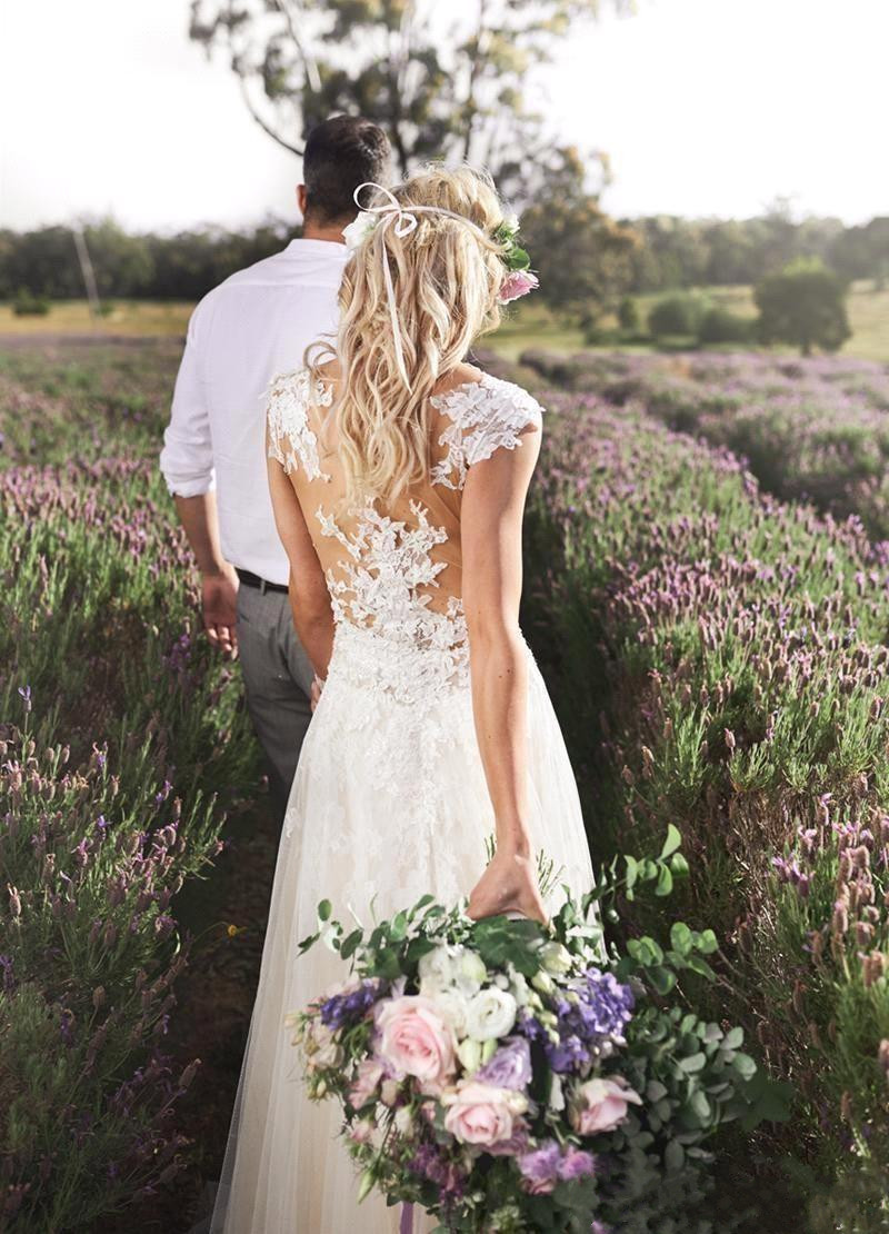 Vintage Bohemia Beach A Line Wedding Dresses Cap Sleeves Lace Appliqued Boho Bridal Gowns Plus Size Country Wedding Dress