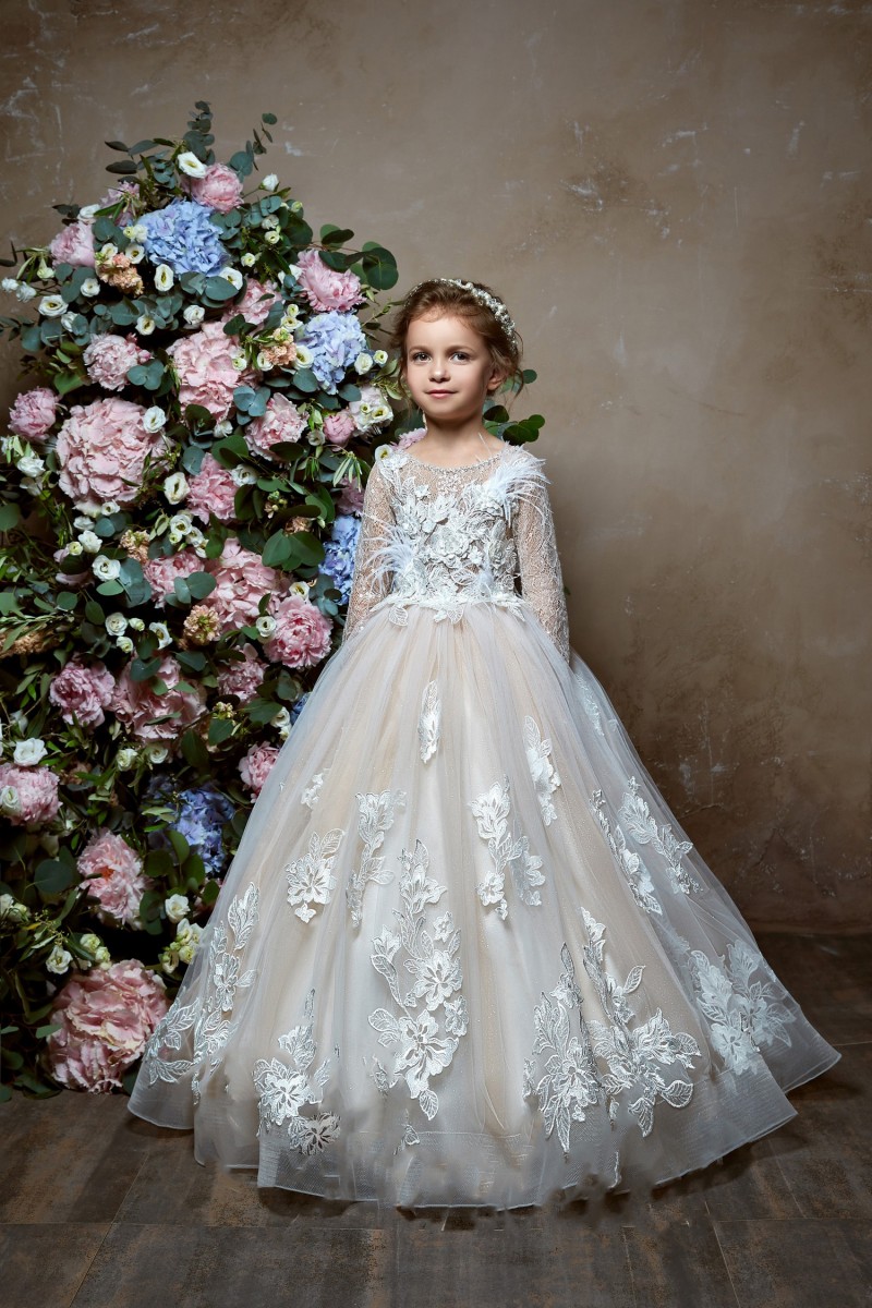 Pentelei 2019 Long Sleeves Flower Girl Dresses For Weddings Feather Luxury Lace Little Kids Baby Gowns Custom Made Communion Dress