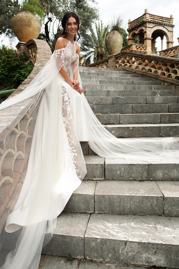 Mermaid Wedding Dresses Halter With Long Sleeve Lace Applique Sweep Train Elegant Boho Bridal Dress Illusion Plus Size Wedding Gowns