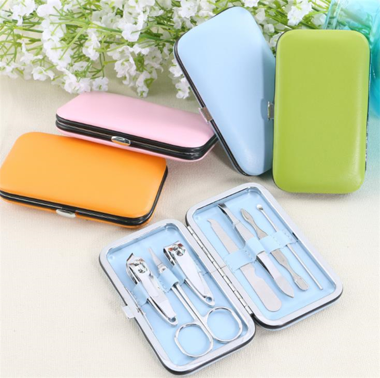 New 7 pcs /set Nail Tools Stainless Steel Manicure Pedicure Set Nail Clippers Scissors Kit Leather Case manicure set 2918