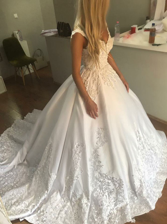 Hot Selling Sleeveless Court Train V Neck Ivory Wedding Dresses Bridal Gowns with Appliques In Stock, White
Hot Selling Sleeveless Court Train V Neck Ivory Wedding Dresses Bridal Gowns with Appliques In Stock, White