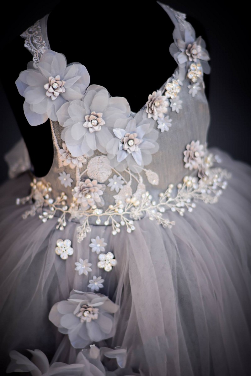 Silver Grey 2018 Little Girls Pageant Dresses New Modest Ruffles Puffy Skirt Jewel Full length 3D Floral Flower Girls Dress For Wedding
