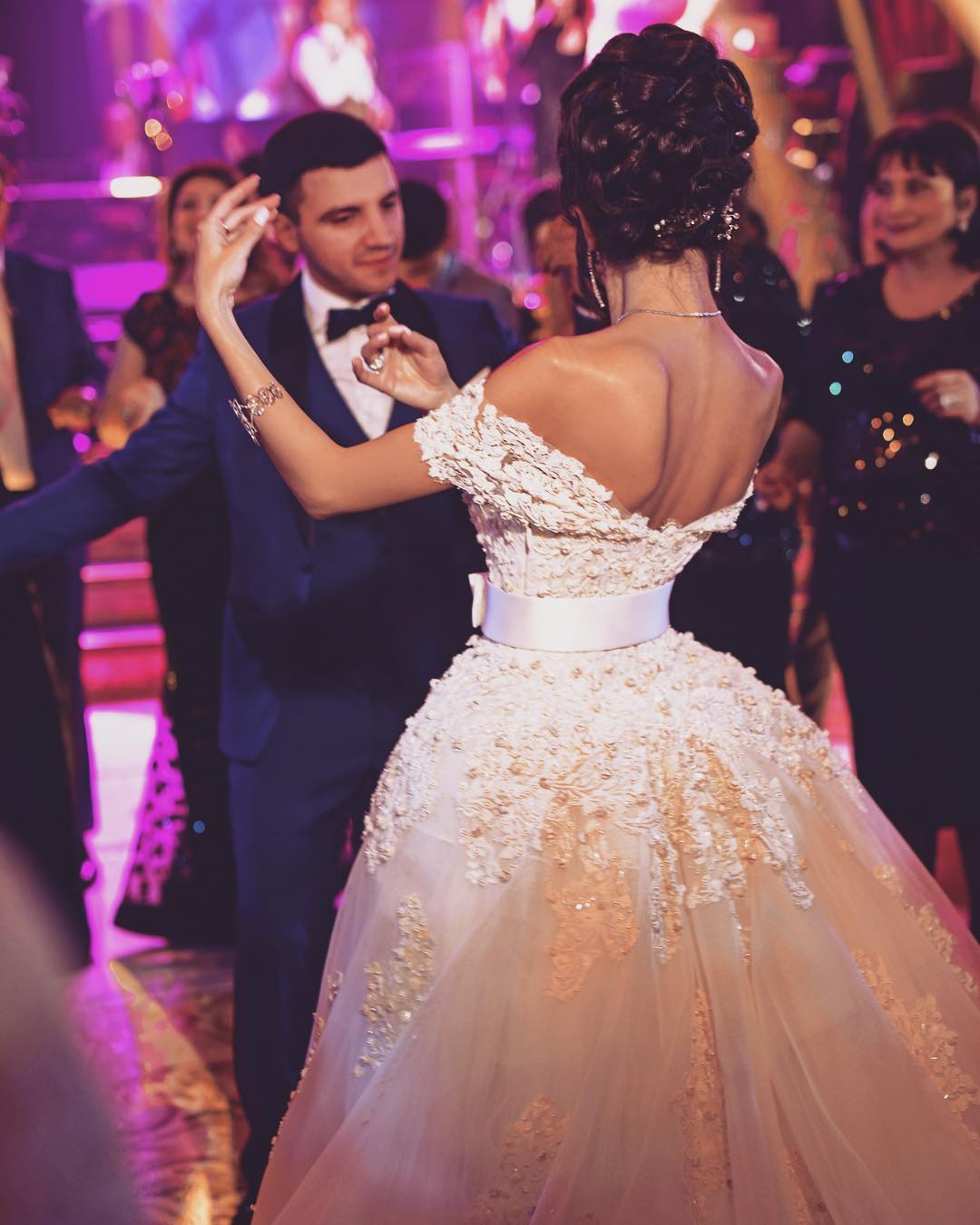 Luxurious Pearls Mermaid Wedding Dress With Overskirt Off Shoulder Beads Floral Lace Appliques Wedding Gown Glamorous Saudi Bridal Dresses