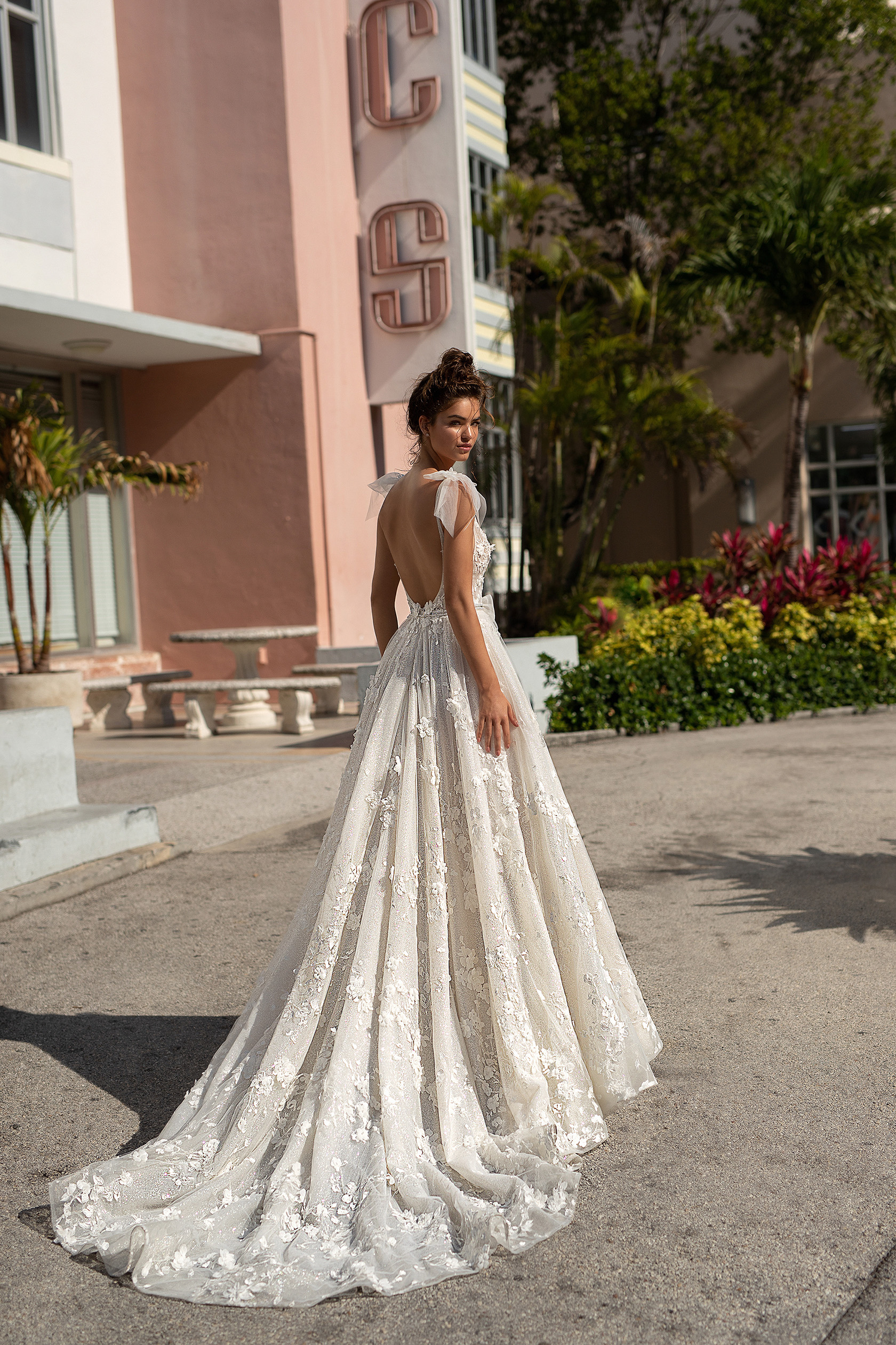 2019 A Line Berta Wedding Dresses Deep V Neck Sexy Backless 3D Floral Appliques Beading Beach Wedding Dress Gorgeous Plus Size Bridal Gowns