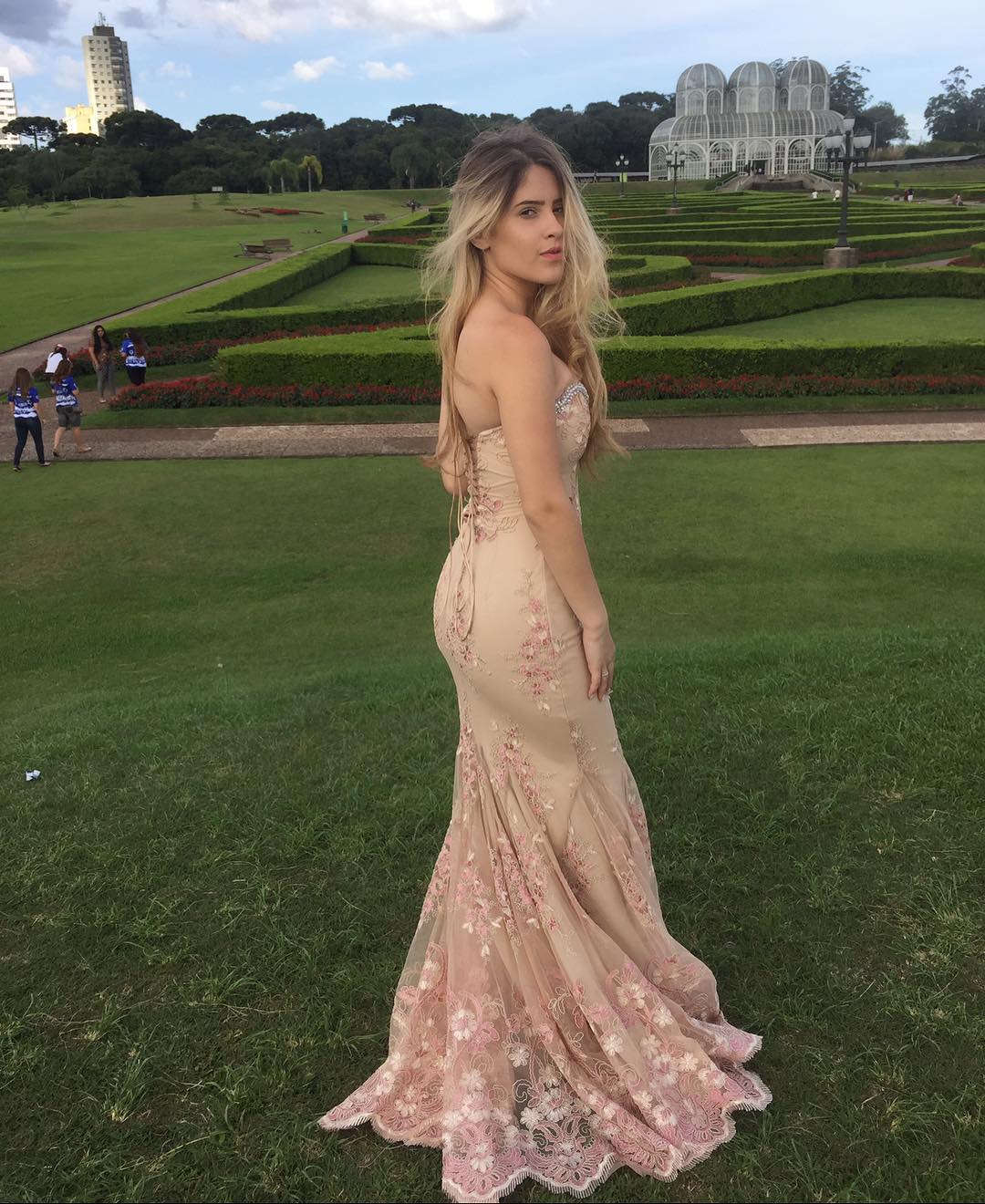 Beautiful Sweetheart Crystals Beaded Neckline Long Prom Dresses Lace Flowers Appliqued Mermaid Prom Evening Gowns Corset Back