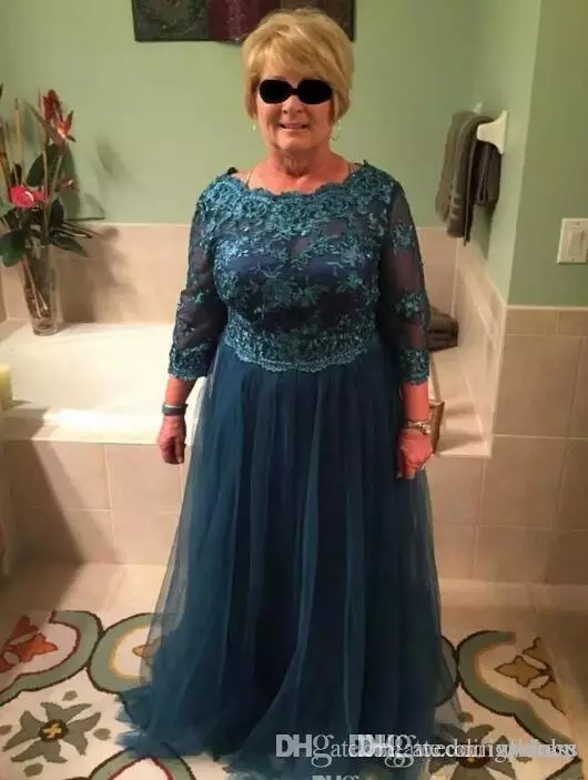 Elegant Peacock blue Mother of the Bride dresses Long Sleeve Boat Neck Tulle Floor Length Mother of Groom Dresses Plus Size Evening Gowns