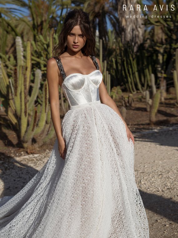 New Boho Lace Wedding Dresses Spaghetti Backless Wedding Bridal Gowns Sweep Train A Line Bohemian Beach Wedding Dress abiti da sposa