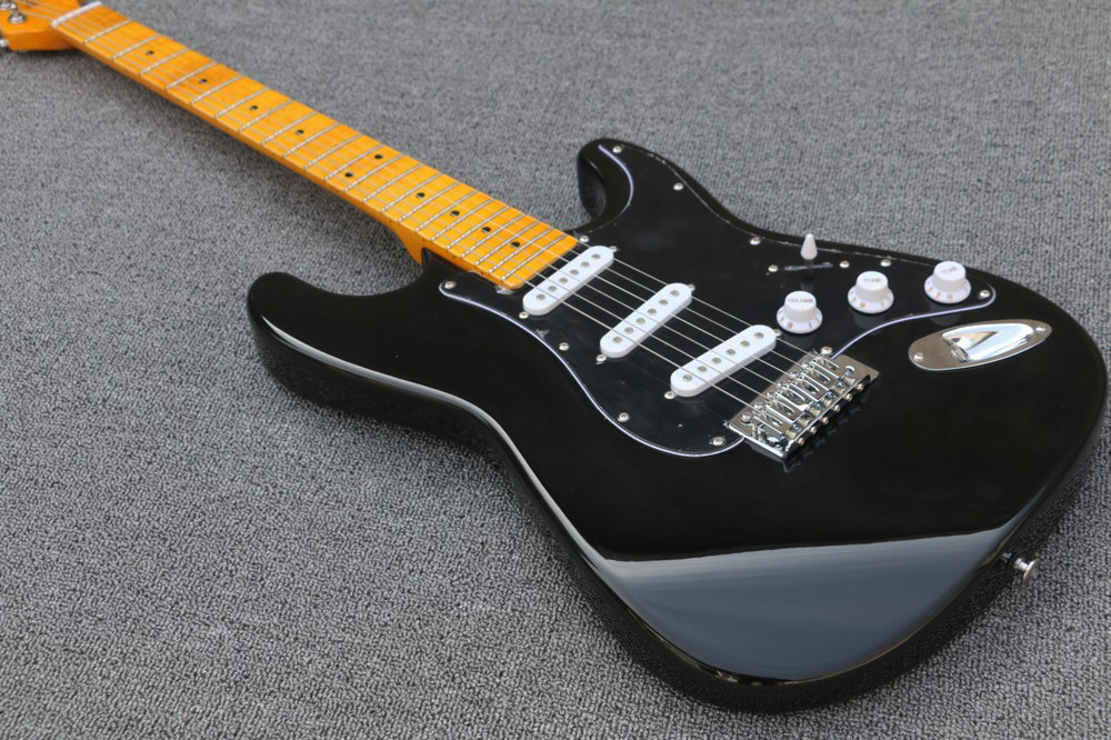 Tremolo Tailpiece David Gilmour Black Electric Guitar 3 Ply All Black Pickguard, Gloss Paint Yellow Neck & Fingerboard, One String Tree