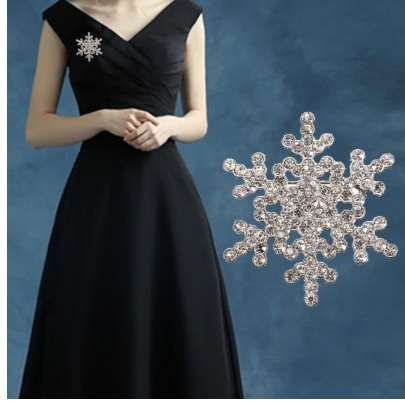 Korean Version Of The New Christmas Snowflake Brooch Rhinestone Brooch, Gold And Silver Brooch, Pin Jewelry Women
Korean Version Of The New Christmas Snowflake Brooch Rhinestone Brooch, Gold And Silver Brooch, Pin Jewelry Women