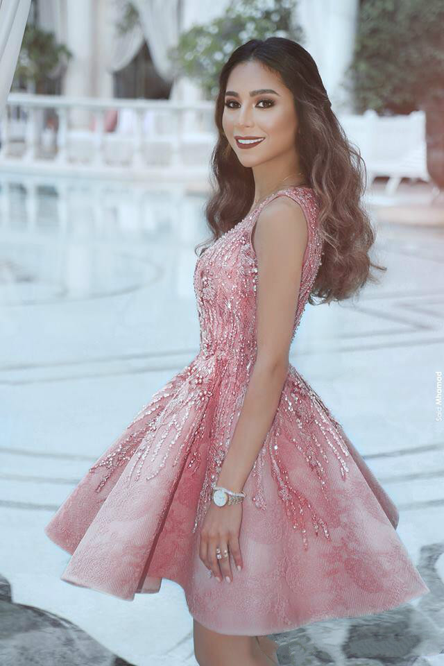Sexy Pink V-Neck Beading Applique Arabic Homecoming Dresses Crystal African Knee Length Short Prom Dress Tail Graduation Party Club Wear 0220