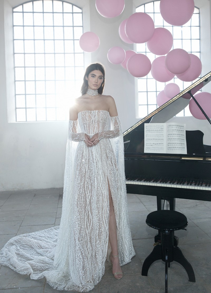 Lee Petra 2019 Sparkly A Line Wedding Dresses Strapless High Side Split Lace Appliqued Illusion Bodice Long Train Bridal Gowns