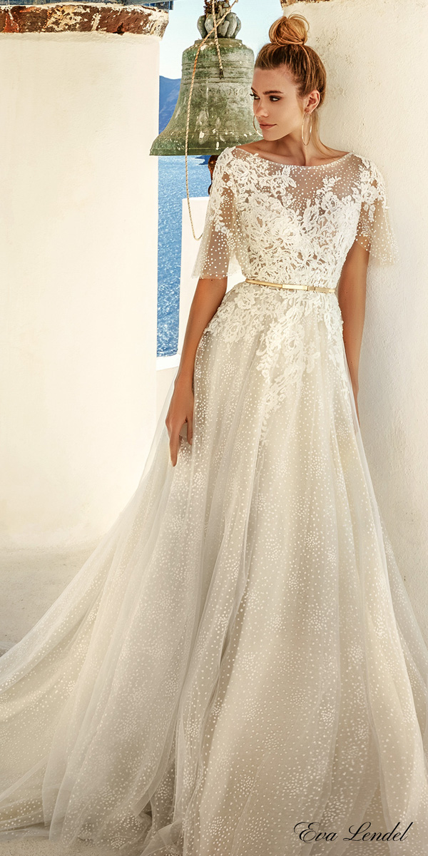 A Line Ivory Lace Wedding Dresses With Short Sleeve Jewel Neck Sweep Train Appliques Sexy Backless Wedding Dress Bohemian Boho Bridal Gowns