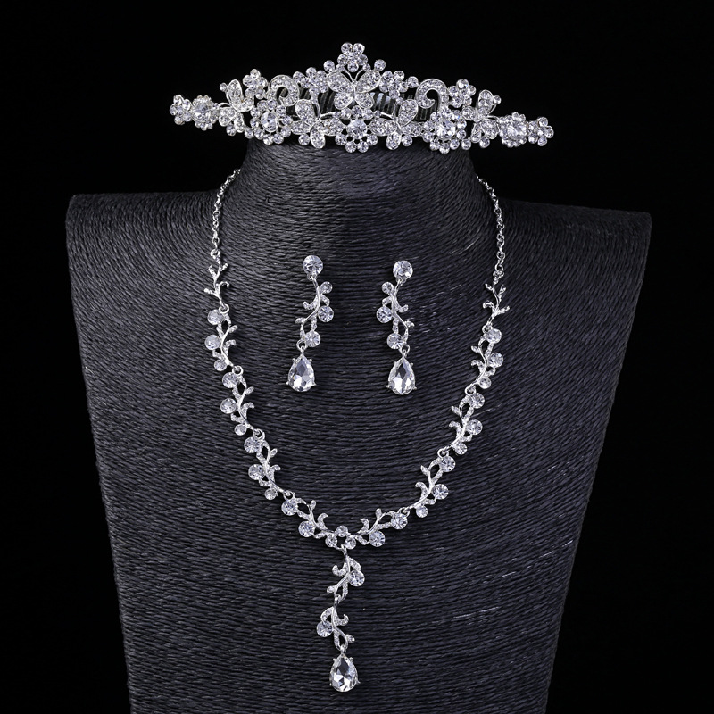 Amazing Bridal Jewelry Set Sparkling Three Piece Crown Earring Necklace Jewelry Wedding Party Accessories For Ladies
Amazing Bridal Jewelry Set Sparkling Three Piece Crown Earring Necklace Jewelry Wedding Party Accessories For Ladies