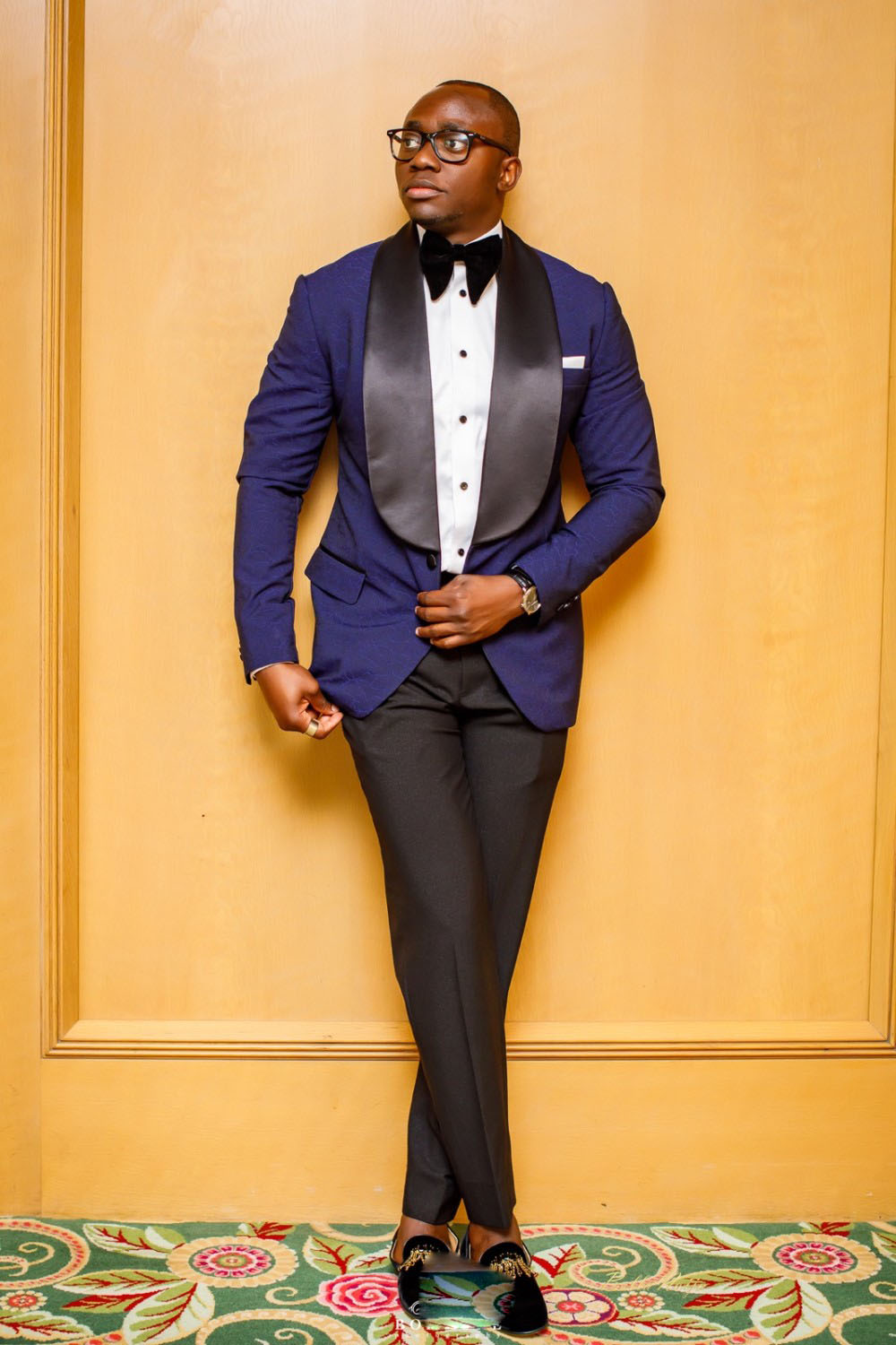New Arrival One Button Dark Navy Groom Tuxedos Black Lapel Groomsmen Best Man Mens Wedding Suits (Jacket+Pants+Bow Tie)