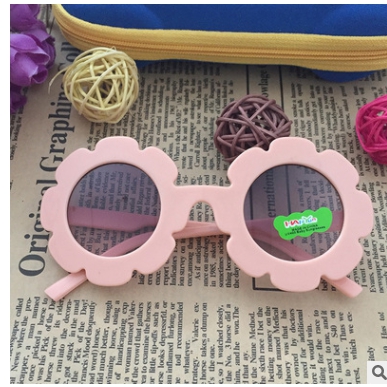 New Arrival 2021 Fashion Cute Kids Sun flower Shape Stylish Cool Boys Girls Sunglasses Free Shipping 1380 Z260305