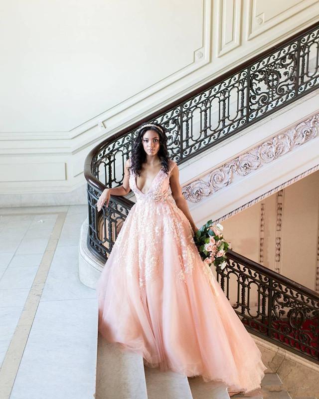 Deep V Neck Blush Pink Country Dresses Tulle Lace Applique Beaded Backless Boho Bridal Gowns A e Bohemian Wedding Dress