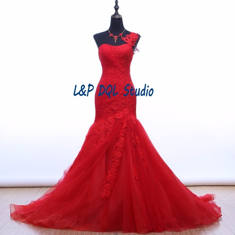 Real Picture Red Mermaid Wedding Dress White,Ivory One Shoulder Lace-Up Back Pleats Tulle Applique Lace Court Train vestido de noiva
Real Picture Red Mermaid Wedding Dress White,Ivory One Shoulder Lace-Up Back Pleats Tulle Applique Lace Court Train vestido de noiva