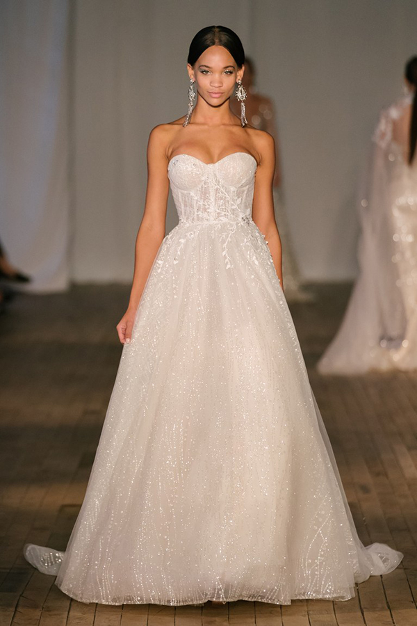 2019 Berta Wedding Dresses A Line Sweetheart Lace Applique Backless Sweep Train Country Bridal Dress Sequins Plus Size Beach Wedding Gowns
