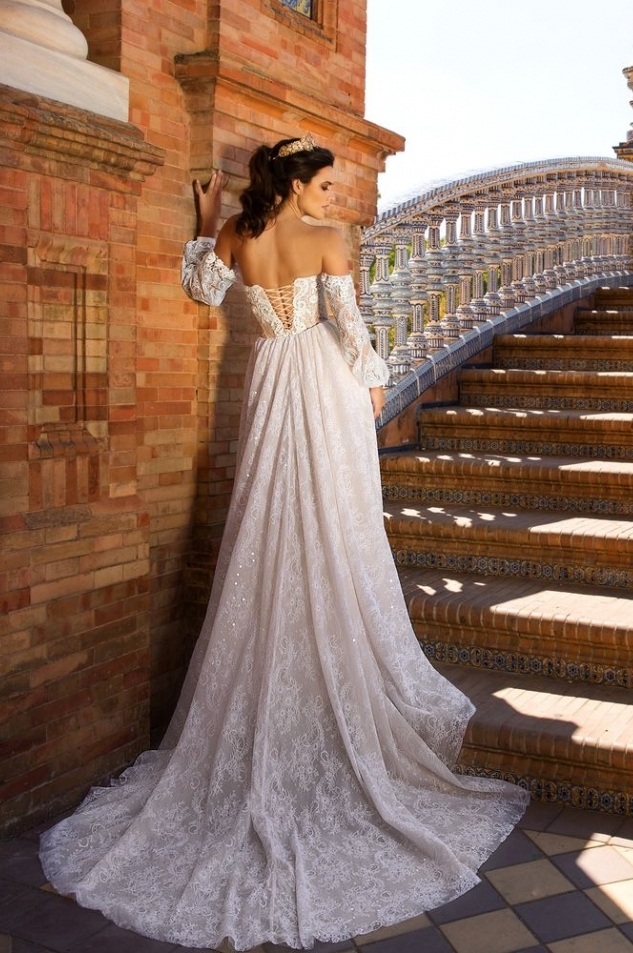 Design Mermaid Crystal Dresses With Detachable Long Sleeves Sweetheart Court Train Lace Appliques Wedding Bridal Gowns