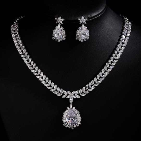 Creative zircon earring bridal set necklace chic and exquisite jewelry with a circumference of 21cm to 50cm(including, Silver
Creative zircon earring bridal set necklace chic and exquisite jewelry with a circumference of 21cm to 50cm(including, Silver