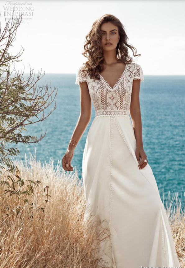 Bohemian Dresses V Neck Backless Sweep Train Simple Country Lace Wedding Dress Custom Made Plus Size Boho Bridal Gowns