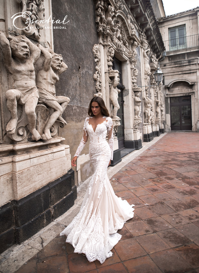 Mermaid Dresses Sheer Jewel Neck Lace Appliques Sweep Train Long Sleeve Bridal Gowns Plus Size Modest Country Wedding Dress