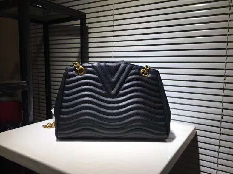 Brand explosion brand luxury handbag designer handbag stitching shoulder bag fashion cowhide leather Embroidered shape women bag 5149
Brand explosion brand luxury handbag designer handbag stitching shoulder bag fashion cowhide leather Embroidered shape women bag 5149