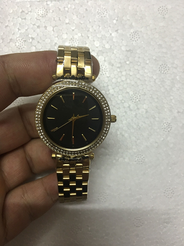Fashion classic ladies watch, between the golden 3738 stainless steel quartz waterproof watch, a woman's favorite! Luxury High Quality + Fre, Silver
Fashion classic ladies watch, between the golden 3738 stainless steel quartz waterproof watch, a woman's favorite! Luxury High Quality + Fre, Silver