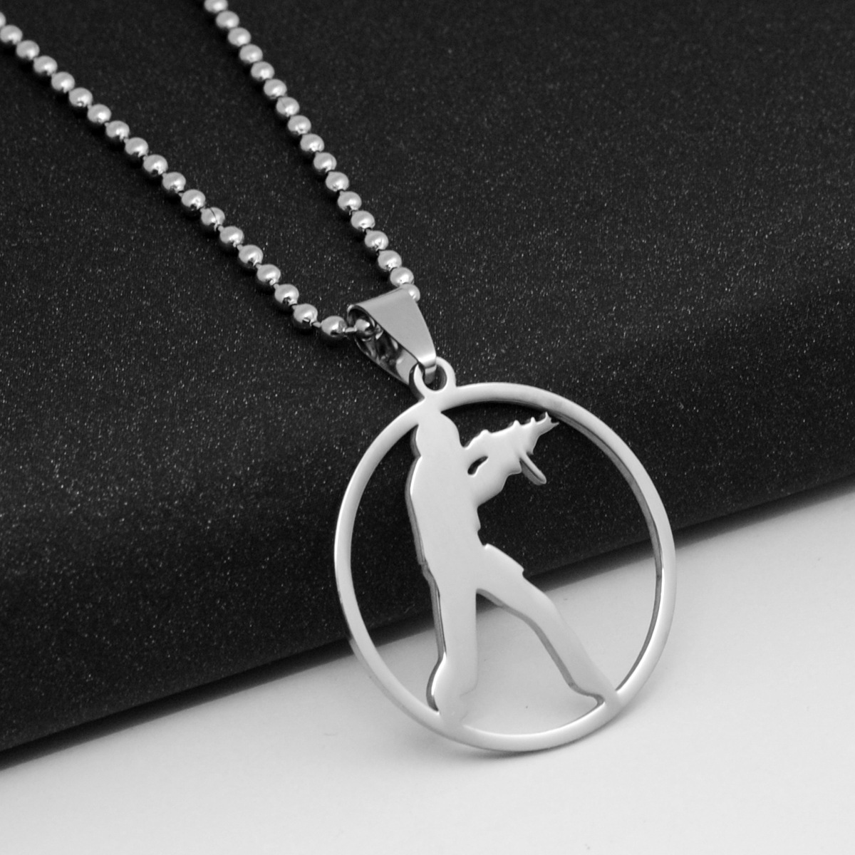 1pcs Stainless Steel Anime Game CS Logo charm Necklace GO Counter-Strike Logo Symbol Necklace Round Global Offensive Pendant Necklace