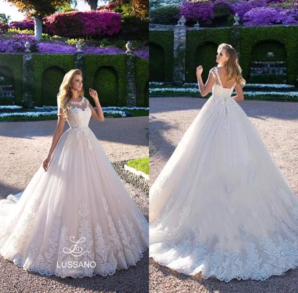 Country Lace Wedding Dresses 2018 Sheer Crew Neck Cap Sleeves A Line Tulle Bridal Gowns For Garden Corset Back Long Sweep Train, Red
Country Lace Wedding Dresses 2018 Sheer Crew Neck Cap Sleeves A Line Tulle Bridal Gowns For Garden Corset Back Long Sweep Train, Red