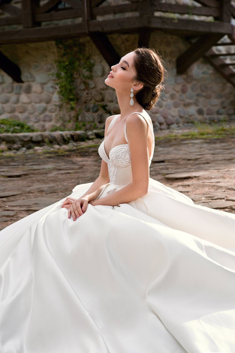 gorgeous satin beach wedding dresses with pockets sleeveless lace appliques country bridal gowns spaghetti strap vestido de novia