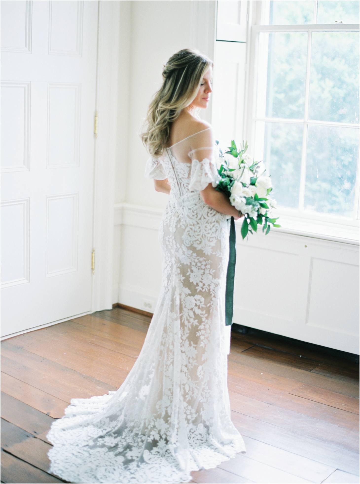 2019 Mermaid Wedding Dresses Off The Shoulder Sweep Train Lace Appliques Short Sleeve Beach Bridal Gowns Garden Boho Country Wedding Dress