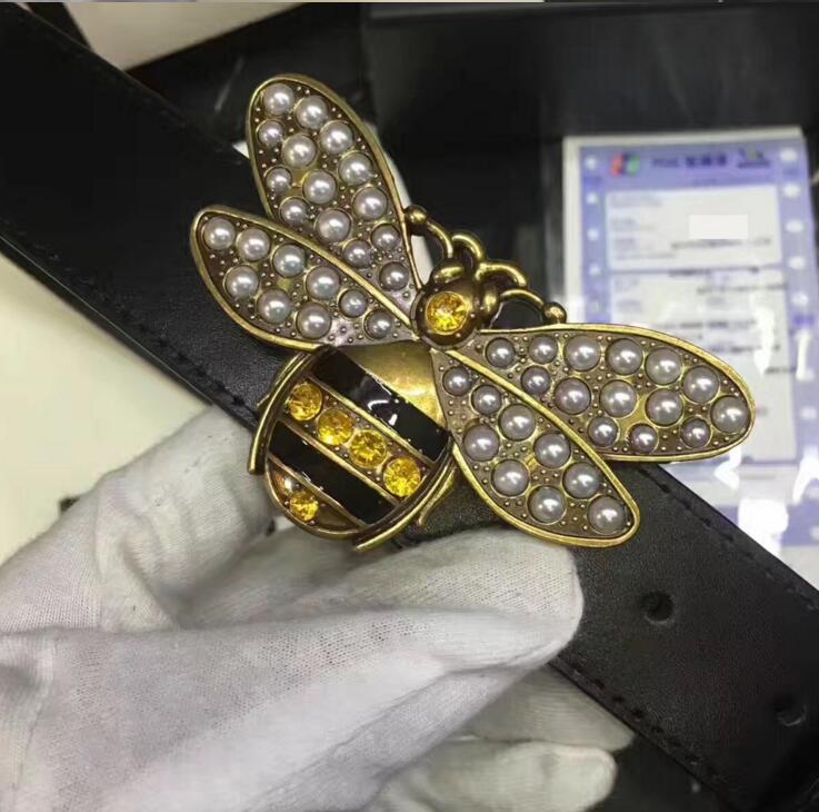 Hot selling luxury yellow stones bee Buckle Men Women Designer Belts European Style High Brand waistbands Real Leather girdle for gift, Black;brown
Hot selling luxury yellow stones bee Buckle Men Women Designer Belts European Style High Brand waistbands Real Leather girdle for gift, Black;brown